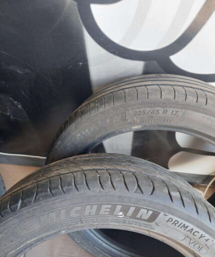 Michelin Primarcy 4 // 225/45 R17