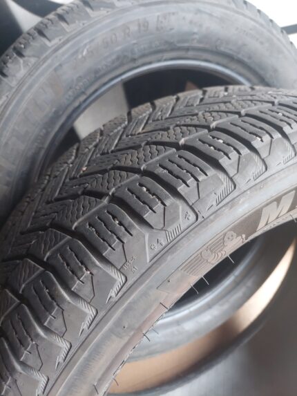 235/50 R19 //  Michelin X-Ice Snow