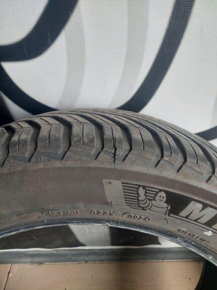235/50 R19 // Michelin CrossClimate 2