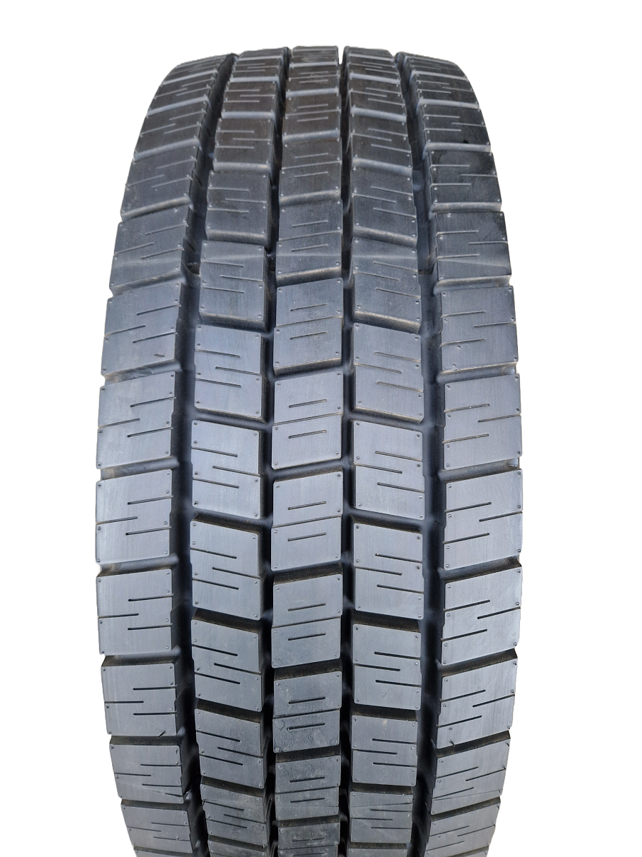 17686375123580 235/75R17,5 LEAO KLD200 132/130M 3PMSF 14PR TL - Image 1